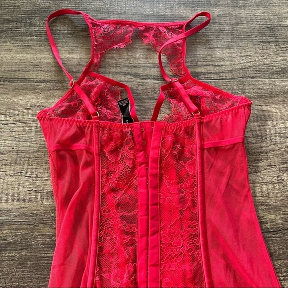 Victoria's Secret Lingerie Size 34B - Picture 4 of 10